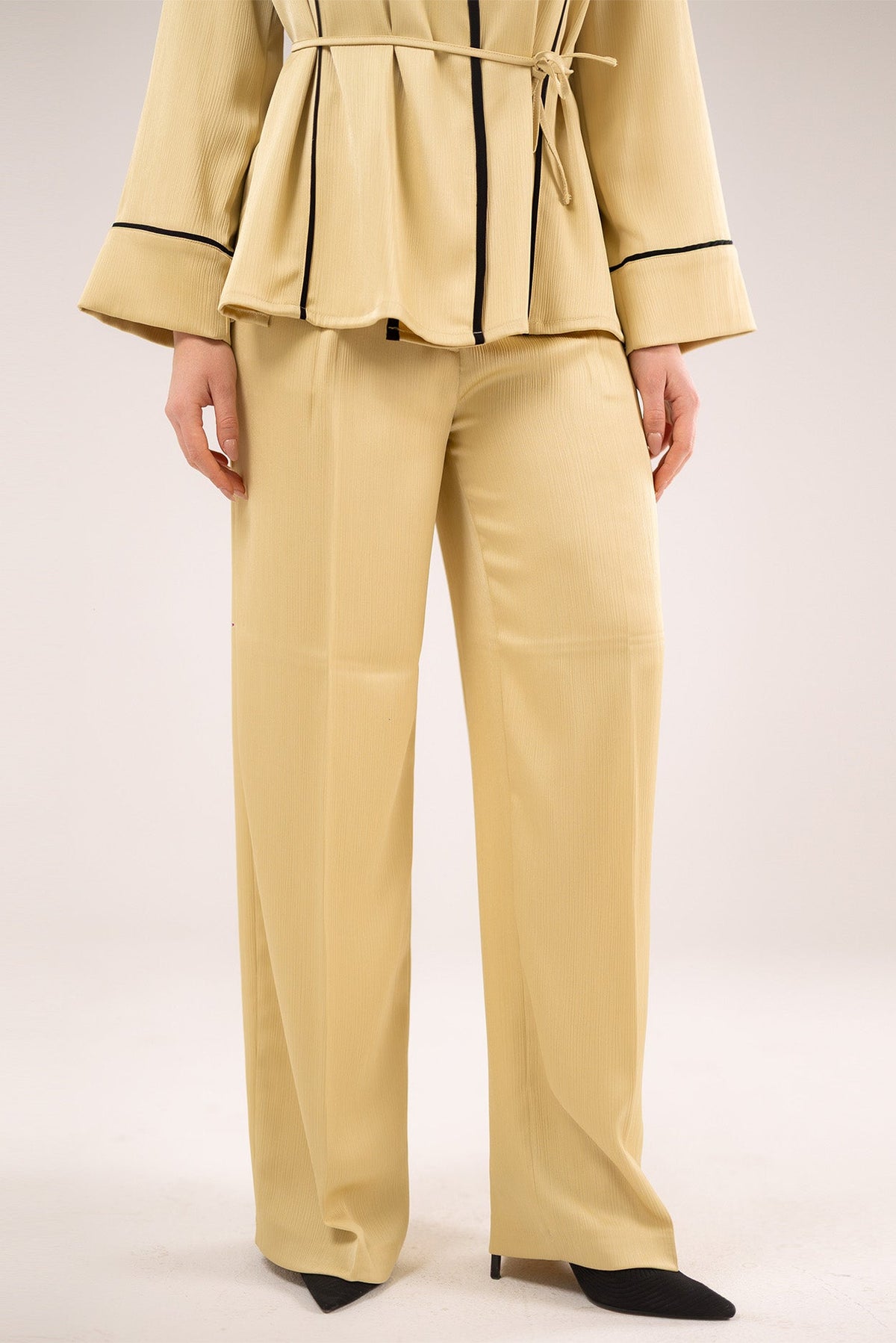 The Wide-Leg Trousers