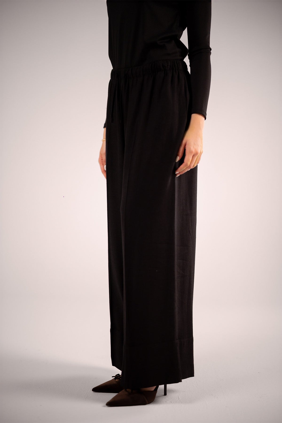Fluid Wide-Leg Trousers
