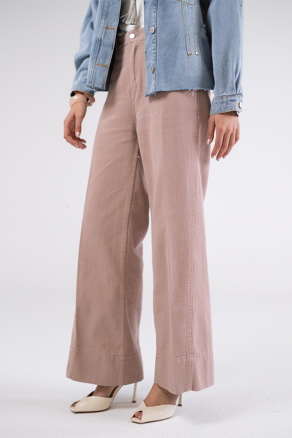 Wide-Leg Jeans