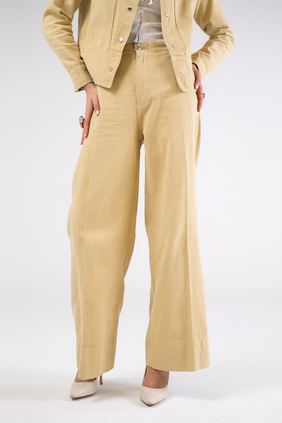 Wide-Leg Jeans
