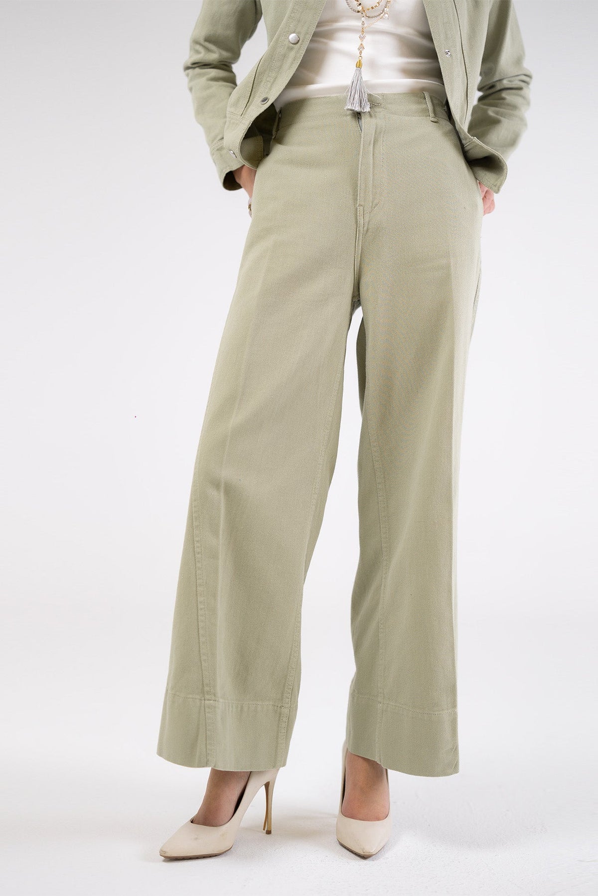 Wide-Leg Jeans